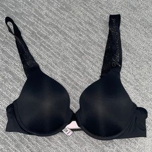 Victoria’s Secret tshirt lightly lined Demi